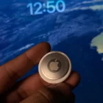 Apple AirTag – Bluetooth Item Tracker for Keys, Bags, Wallets & Luggage (Original)