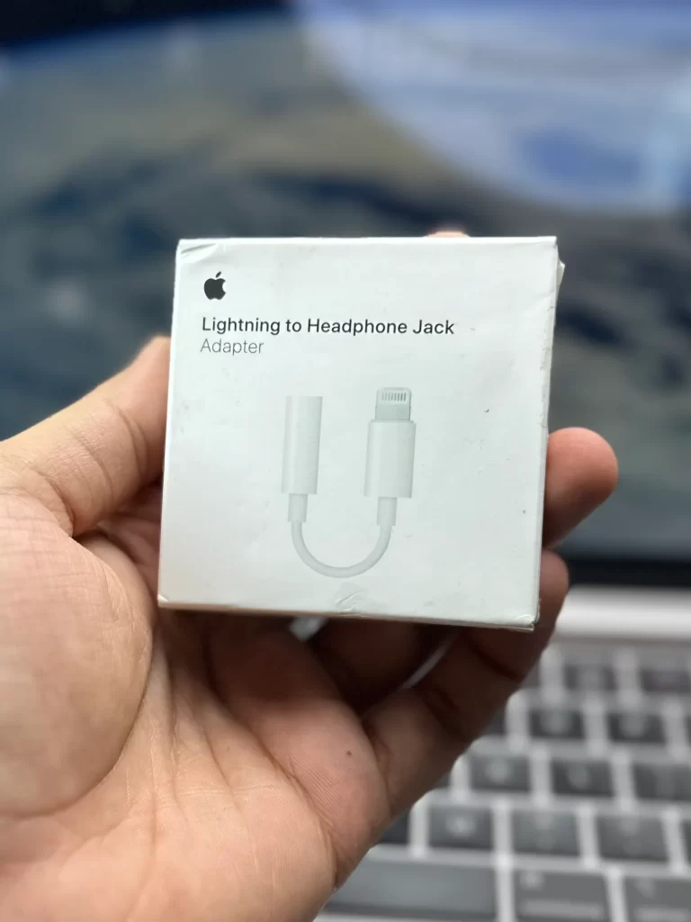 Apple Lightning to 3.5mm Headphone Adapter – 100% Original (Open Box)