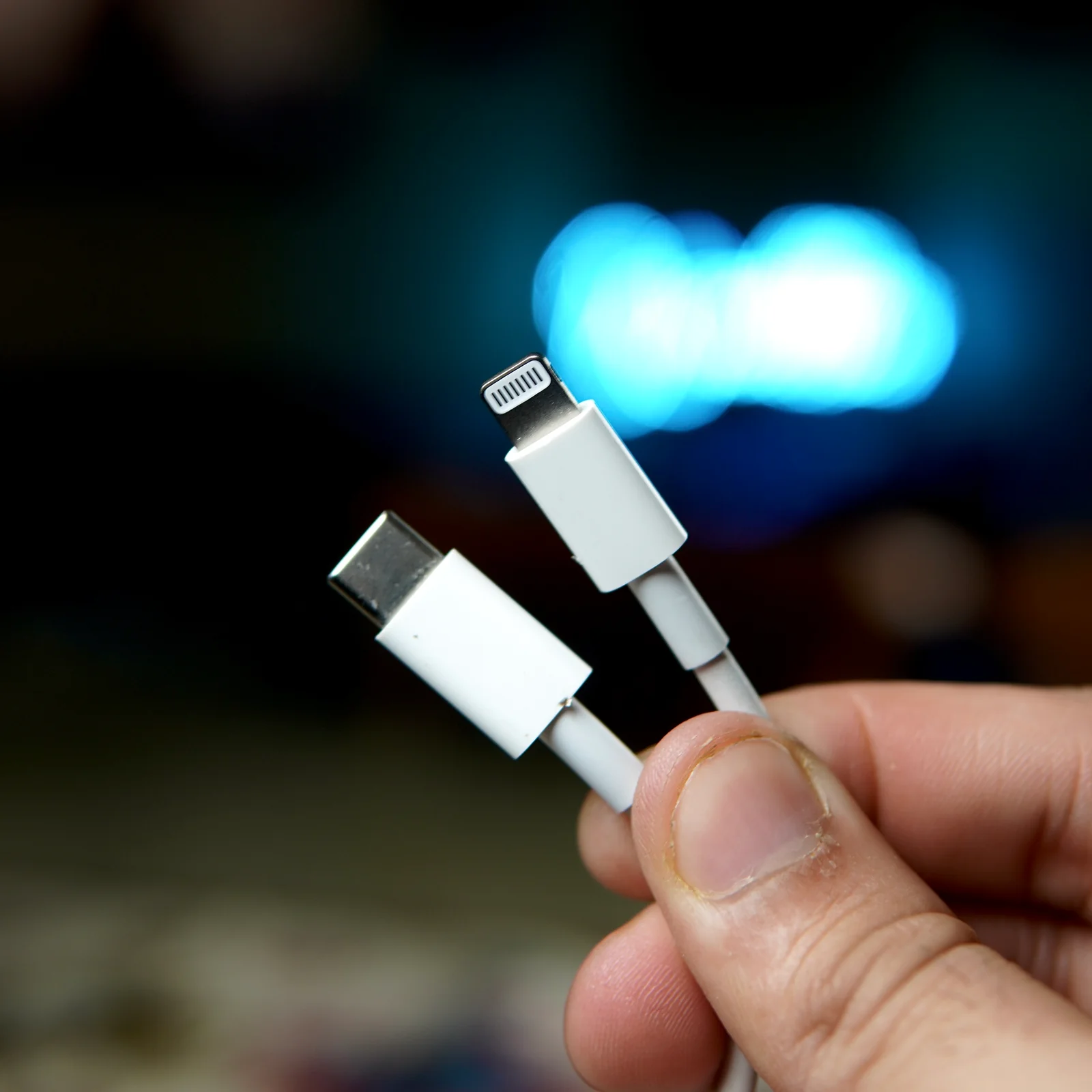 Apple Lightning to USB-C Cable (2 Meter) Apple Lightning to USB-C Cable (2 Meter) | 100% Original Apple | Fast Charging & Data Sync | Loose Packaging